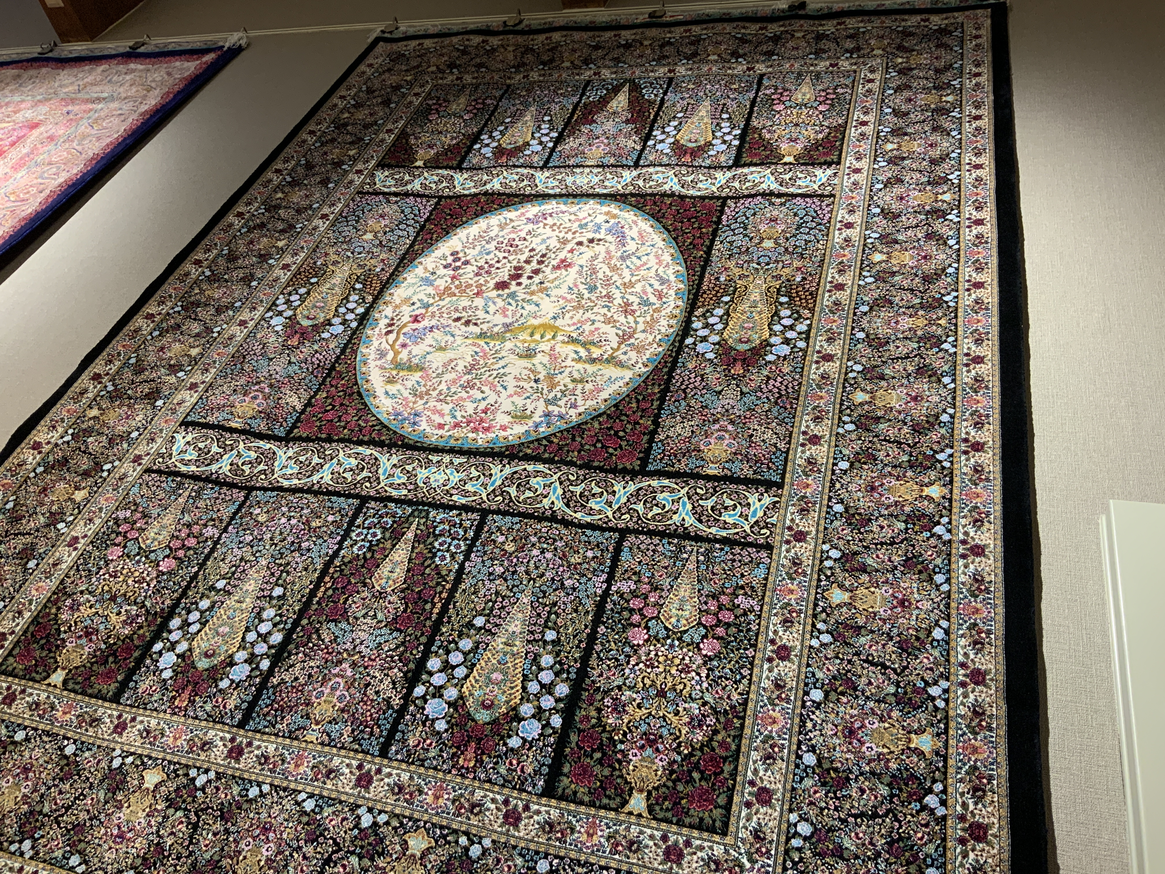 イラン，バンブーシルク絨毯，滑らか，美しい，光沢感，お部屋の彩り