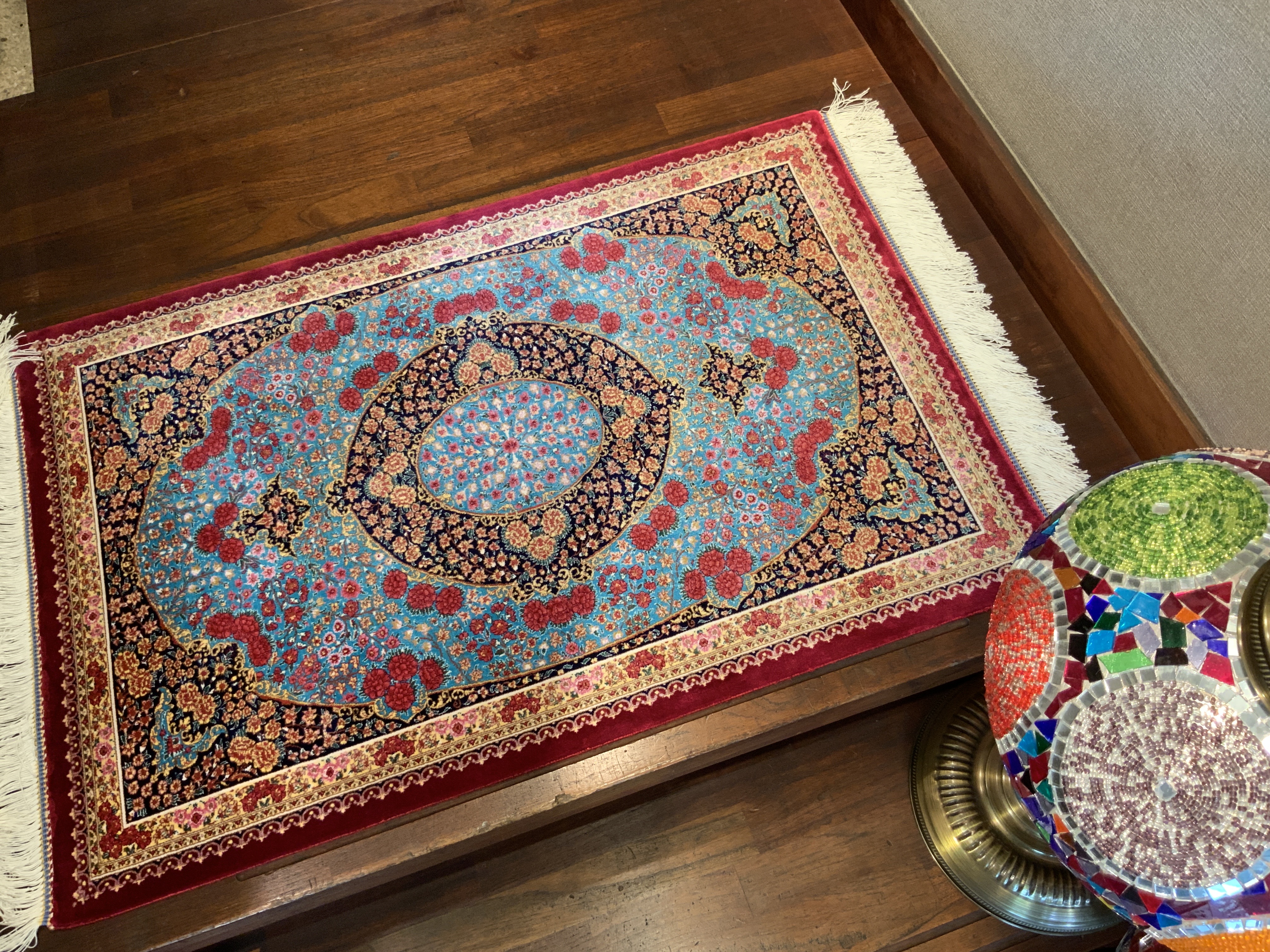 イラン，グランデシルク絨毯，バンブーシルク絨毯，美しい絨毯，素晴らしい絨毯，パシャ