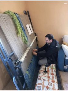 織ってみるアリ