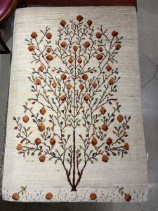 生命の木，ザクロの実，繁栄，イランギャッベ，静岡市呉服町名店街，静岡市敷物専門店パシャ，ザグロスギャッベ展開催中